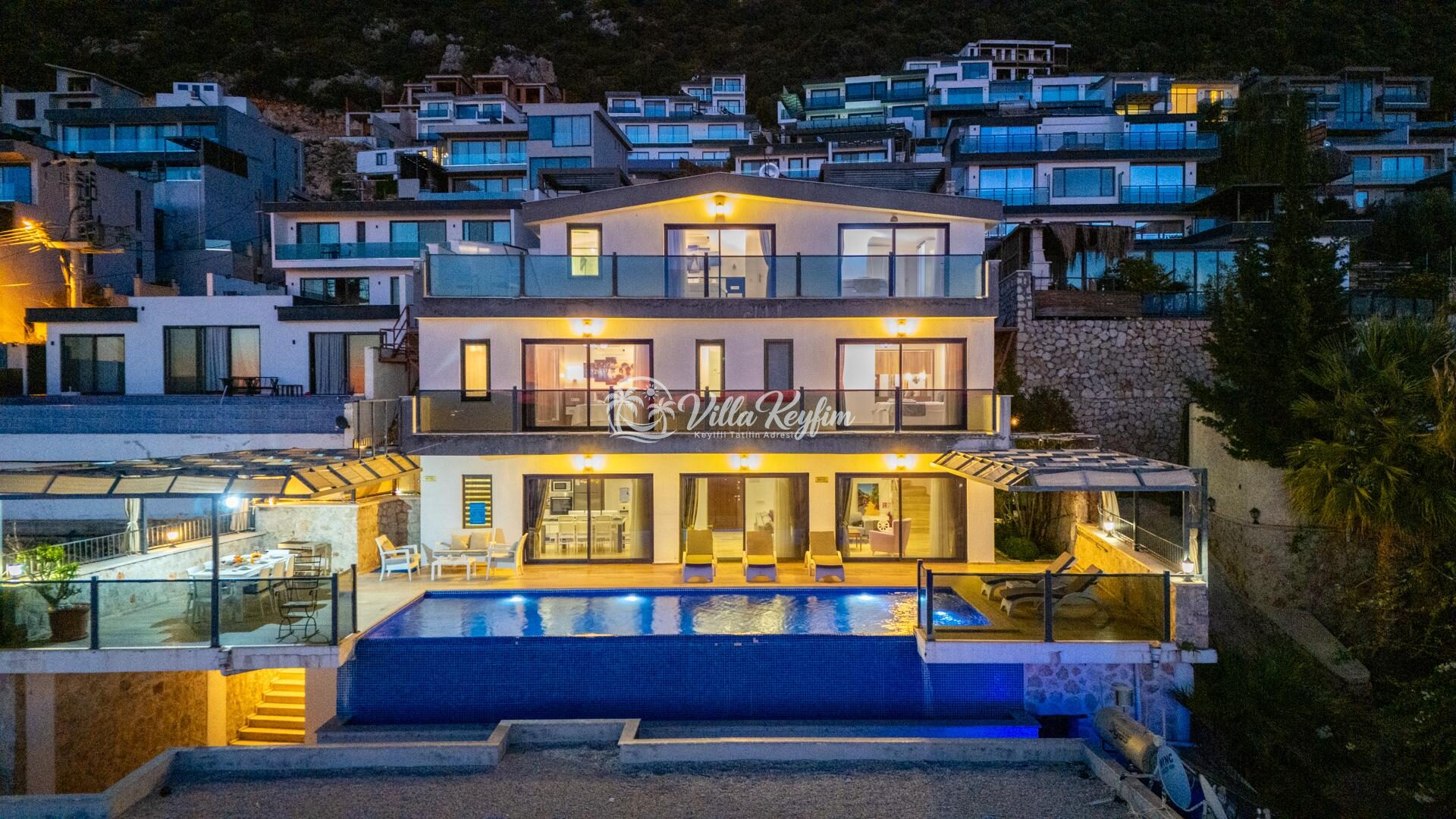 Villa April — 1