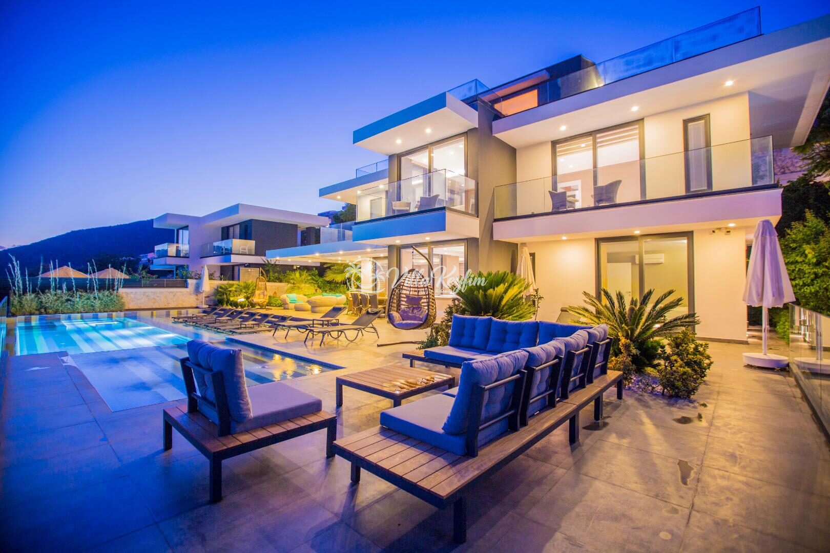 Villa Vogue — 2