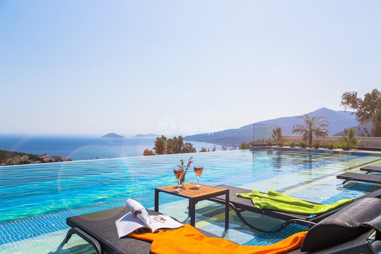 Villa Vogue — 3