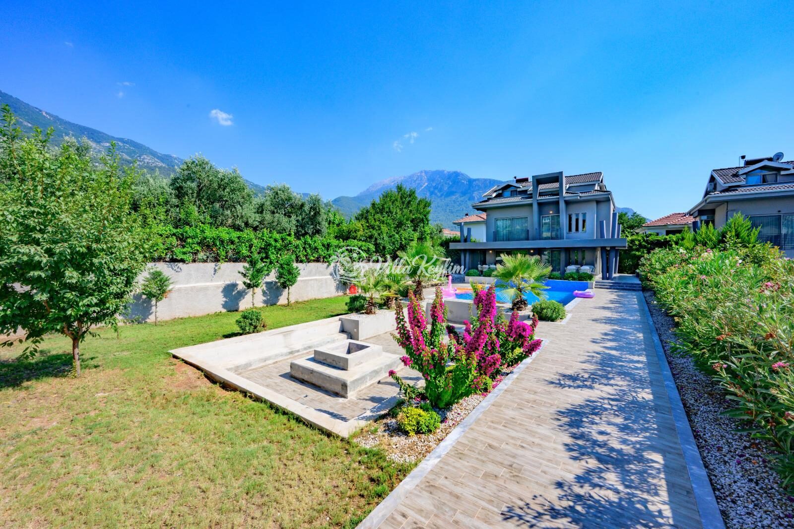 Villa Swarovski — 1