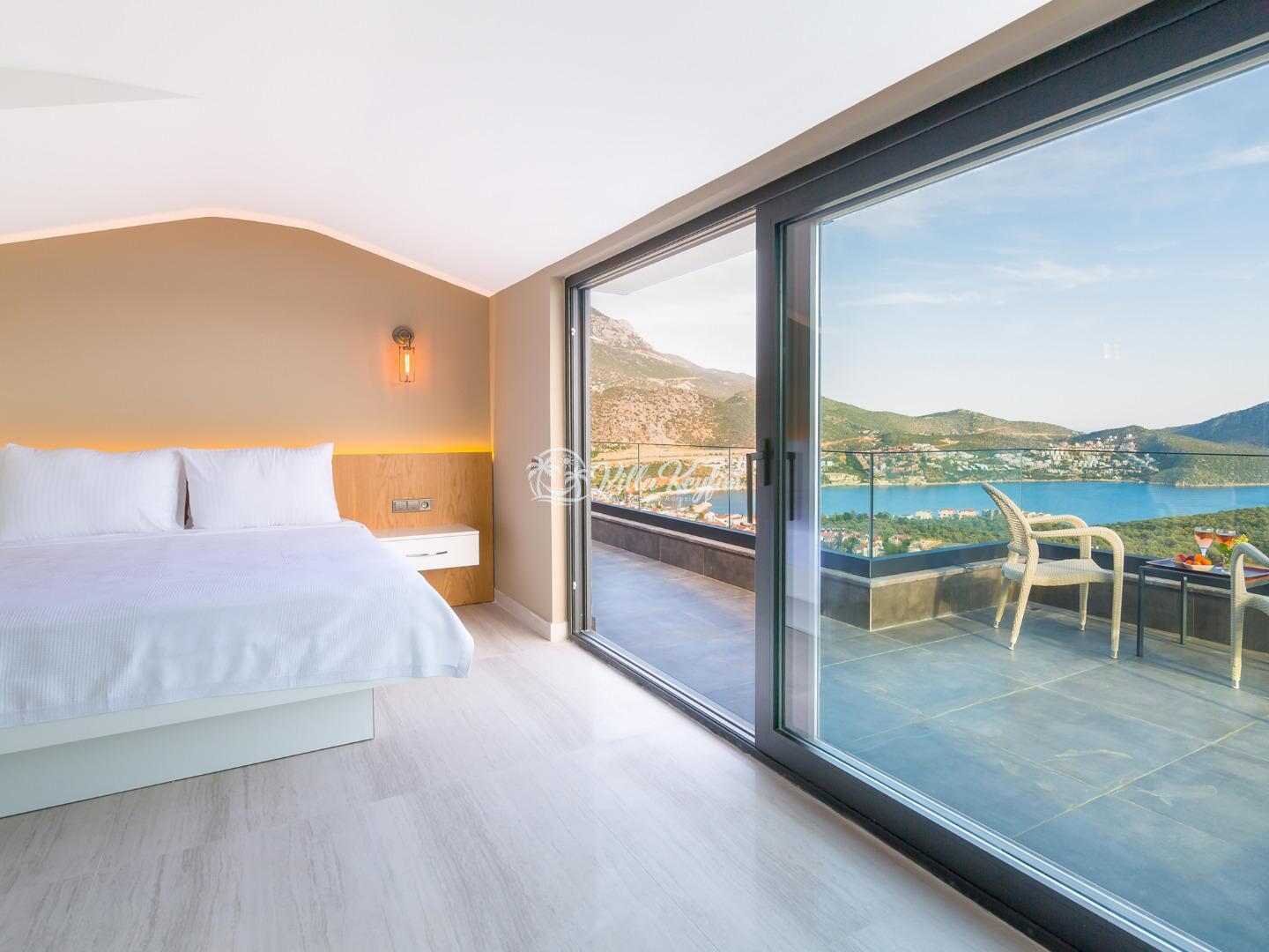 Villa Vogue — 14