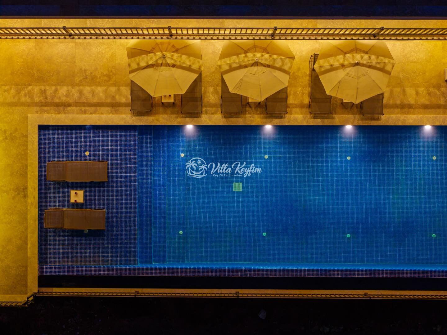 Villa Blue Night — 52