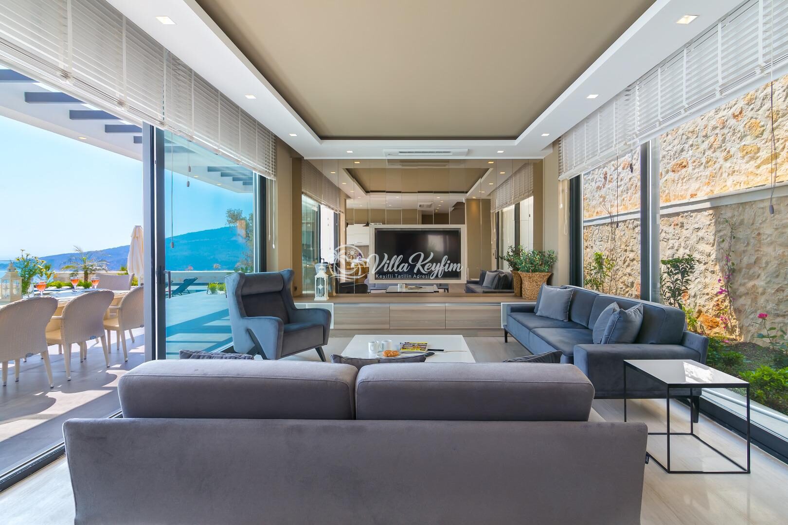 Villa Vogue — 29