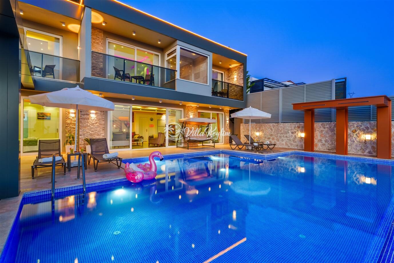 Villa Voyage — 4