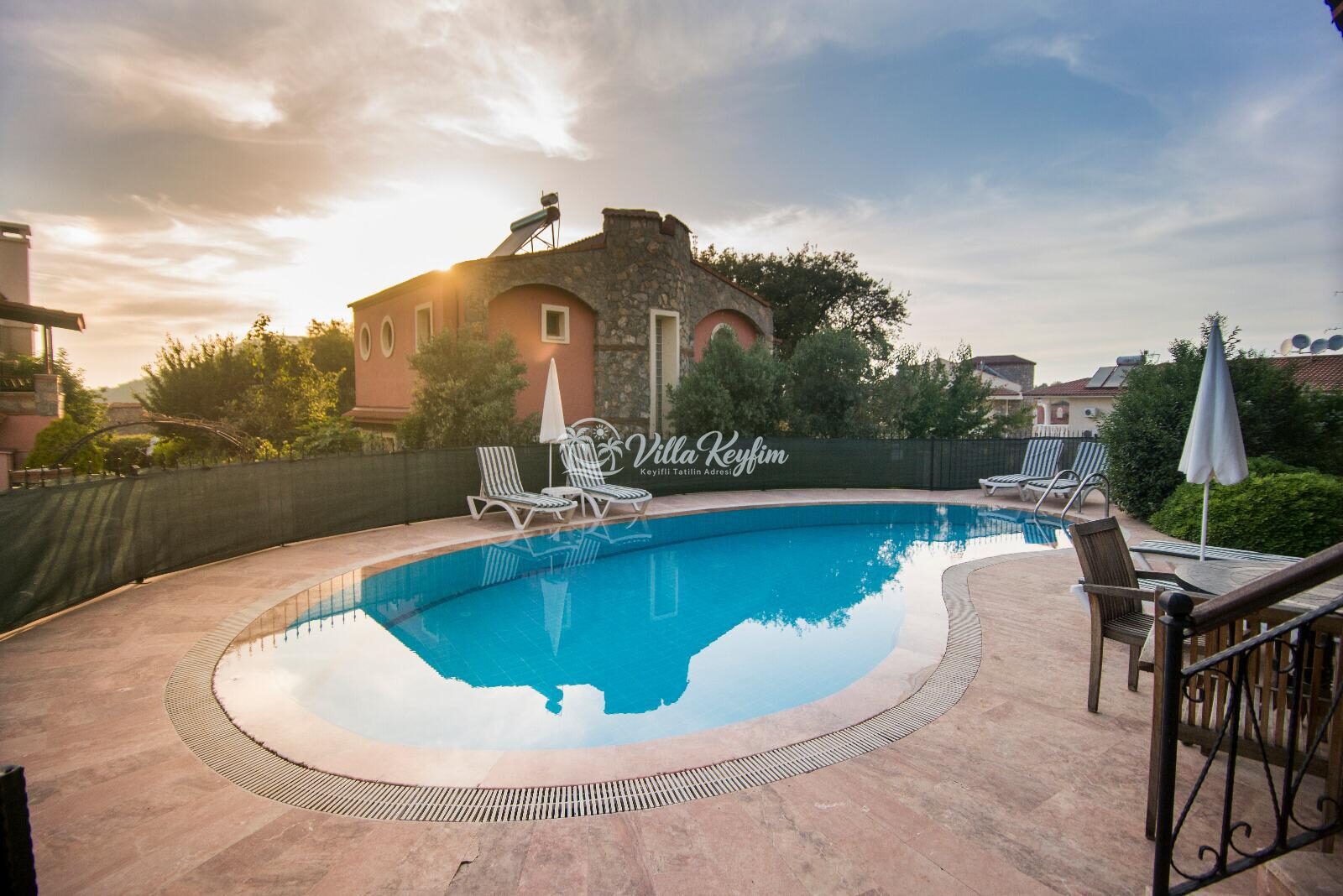Villa Rota 3 — 5