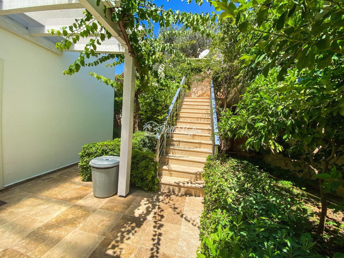 Villa Hillside 3 — 21