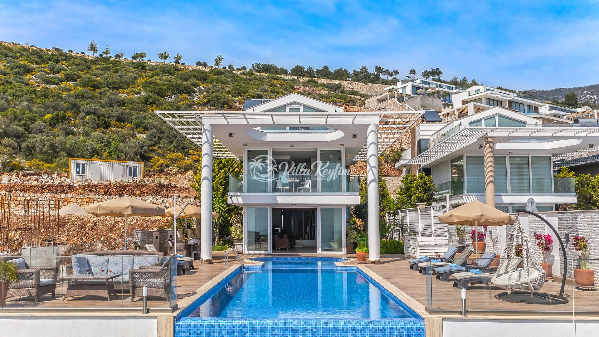Villa Hillside 3 — 64