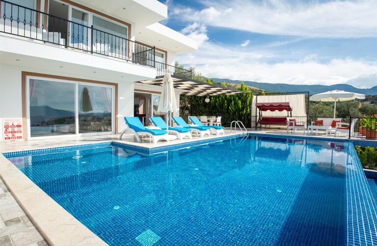 Villa Eslem Üzümlü — 2
