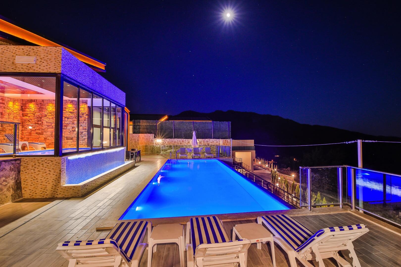 Villa Kalis 3 — 8