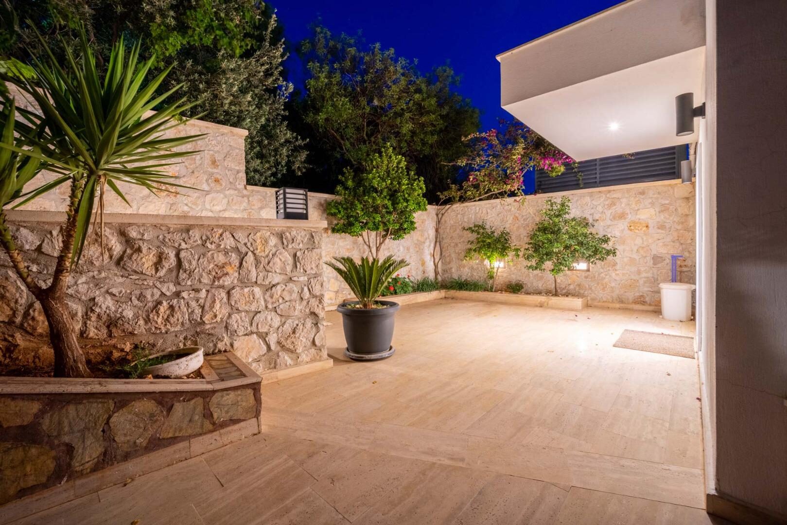 Villa Therapy 620 — 9
