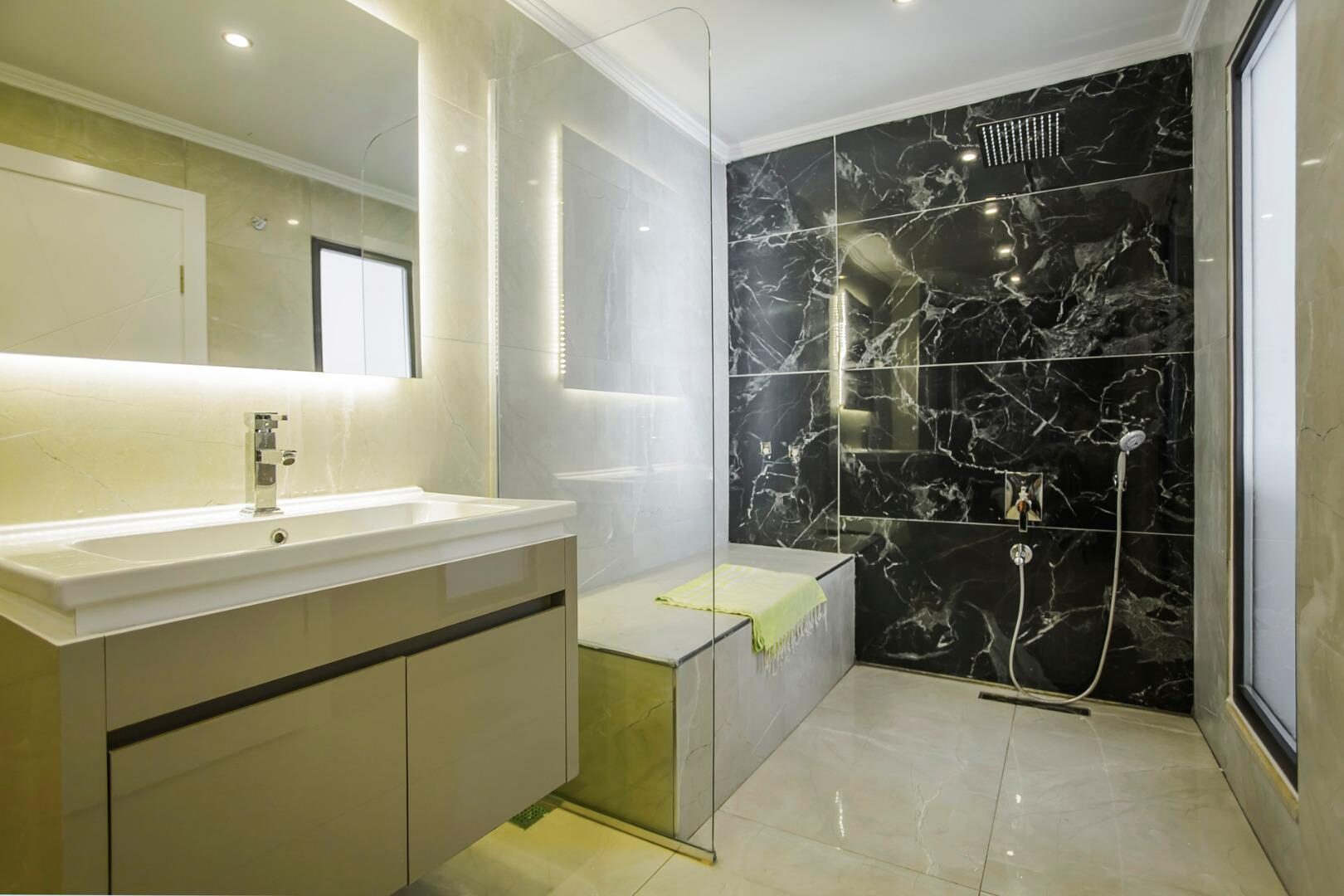 Villa Tarz — 36