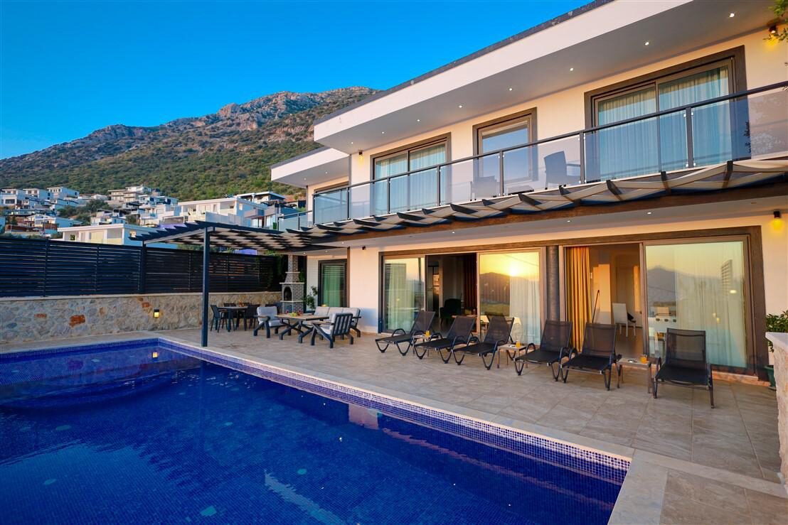 Villa Yusef — 1