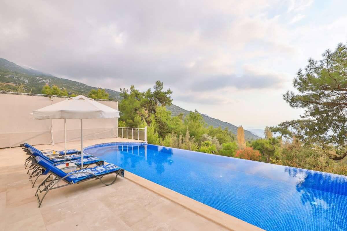 Villa Secret Swiss — 32