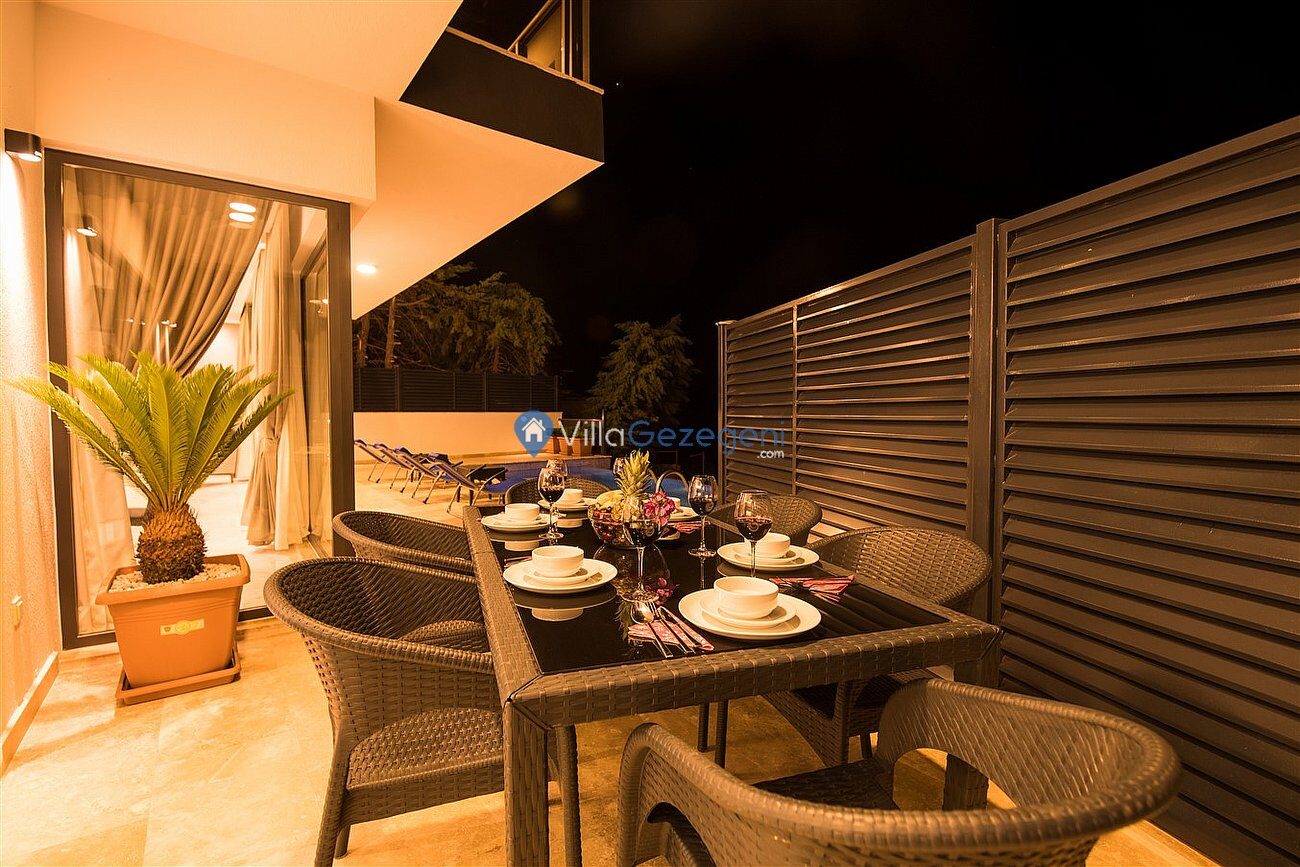Villa Moonlight — 15