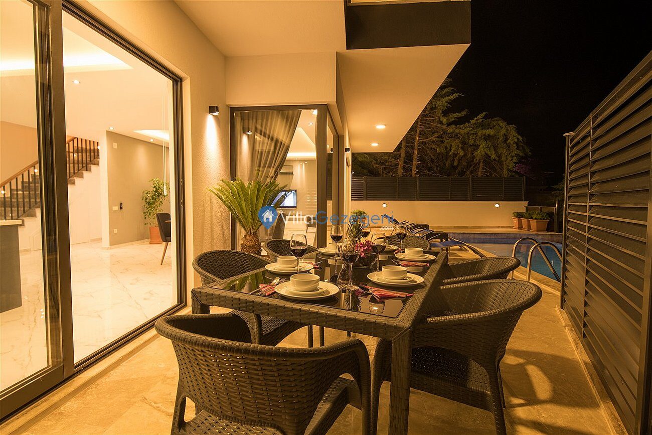 Villa Moonlight — 16