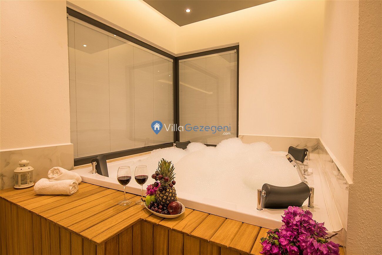 Villa Moonlight — 20