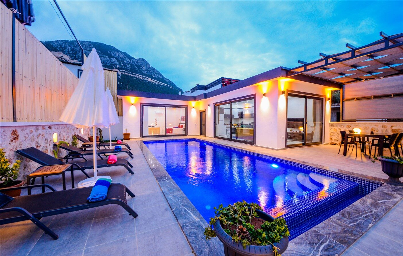 Villa Karya — 12