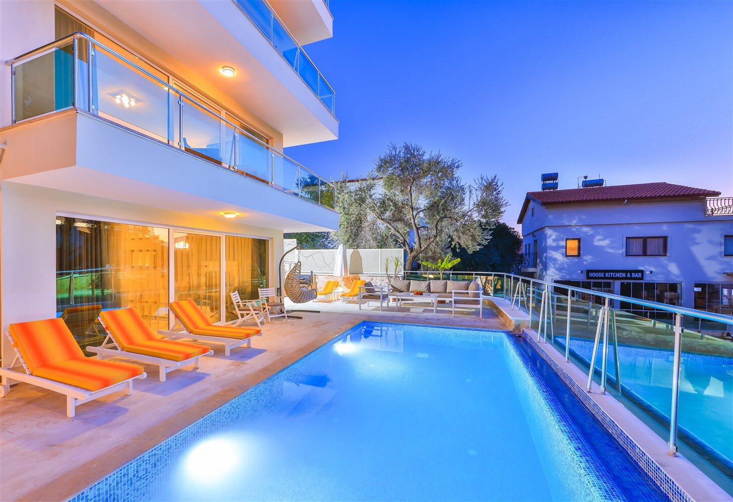 Villa Golden Lotus — 3