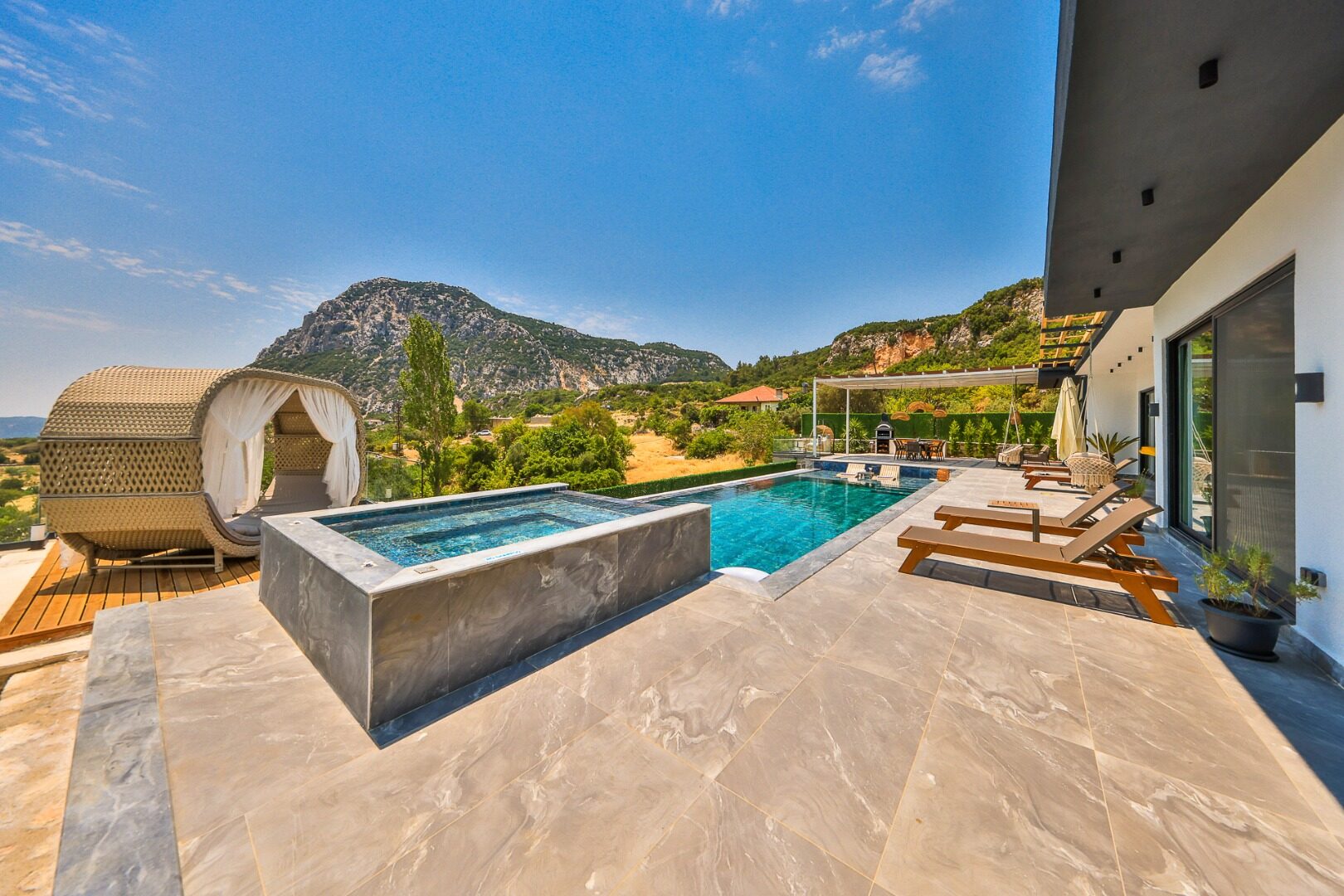 Villa Free — 74