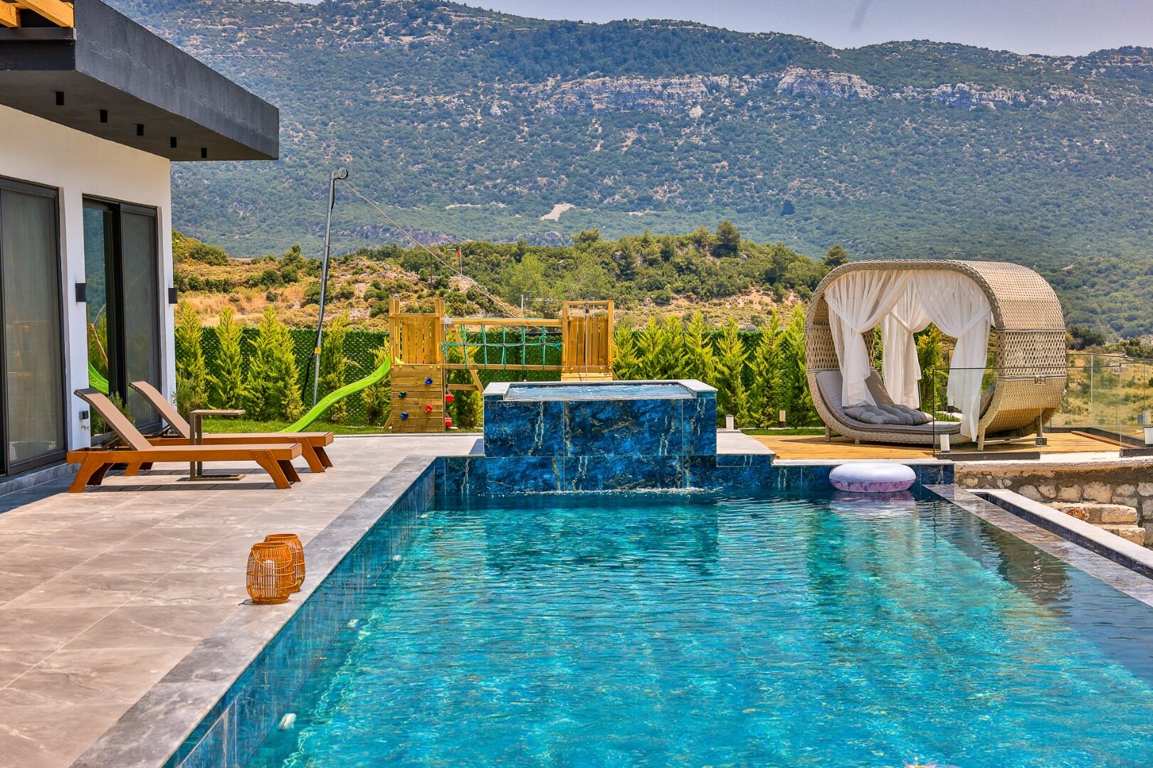 Villa Free — 82