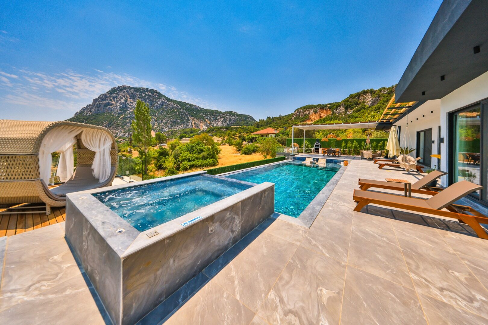 Villa Free — 109