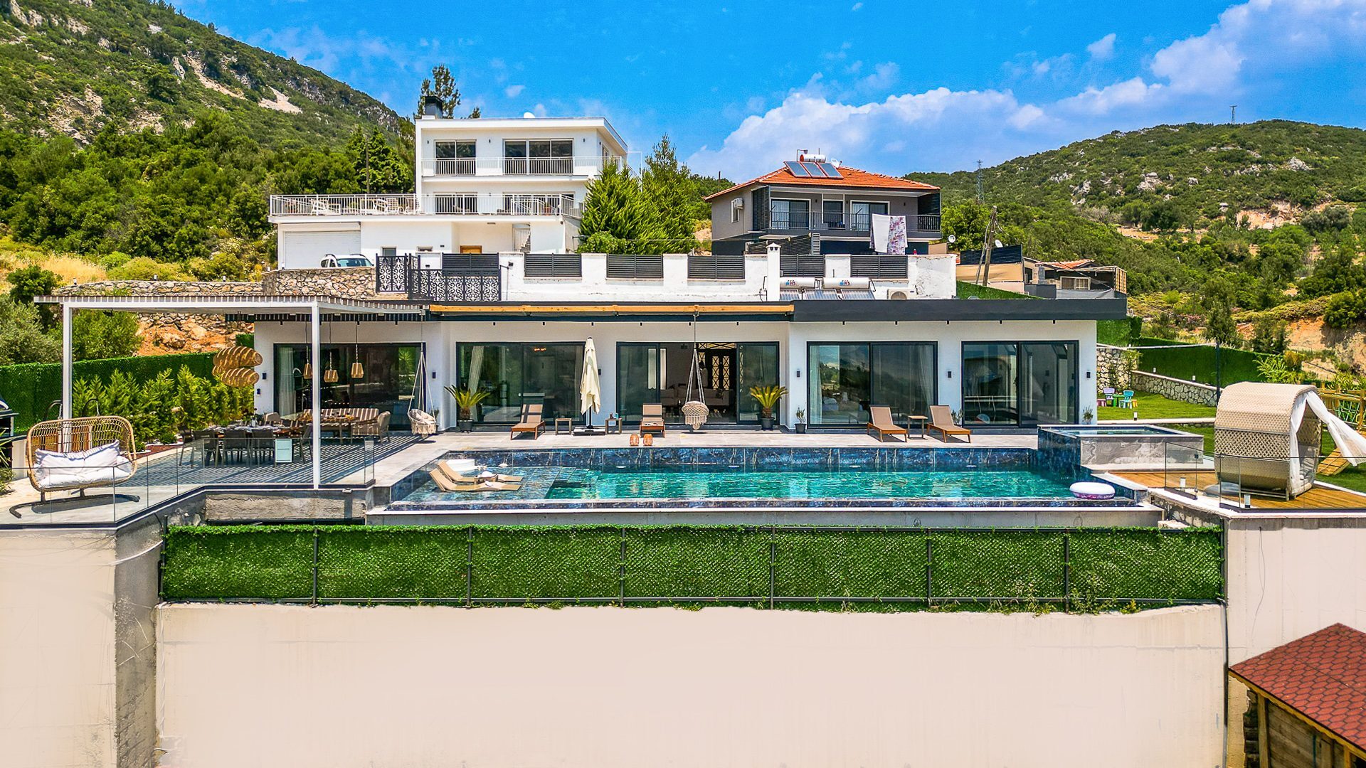 Villa Free — 145