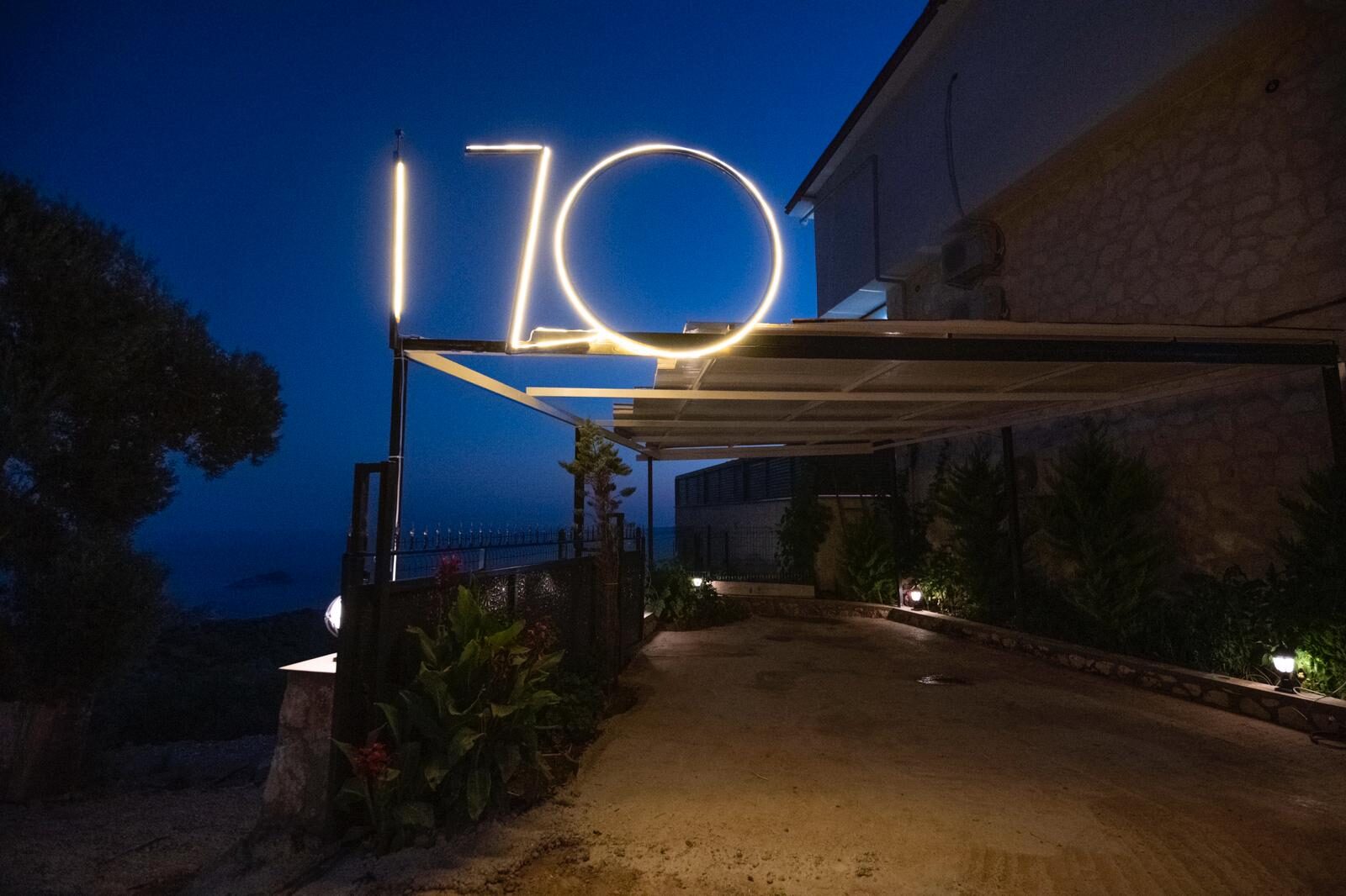 Villa İzo — 123