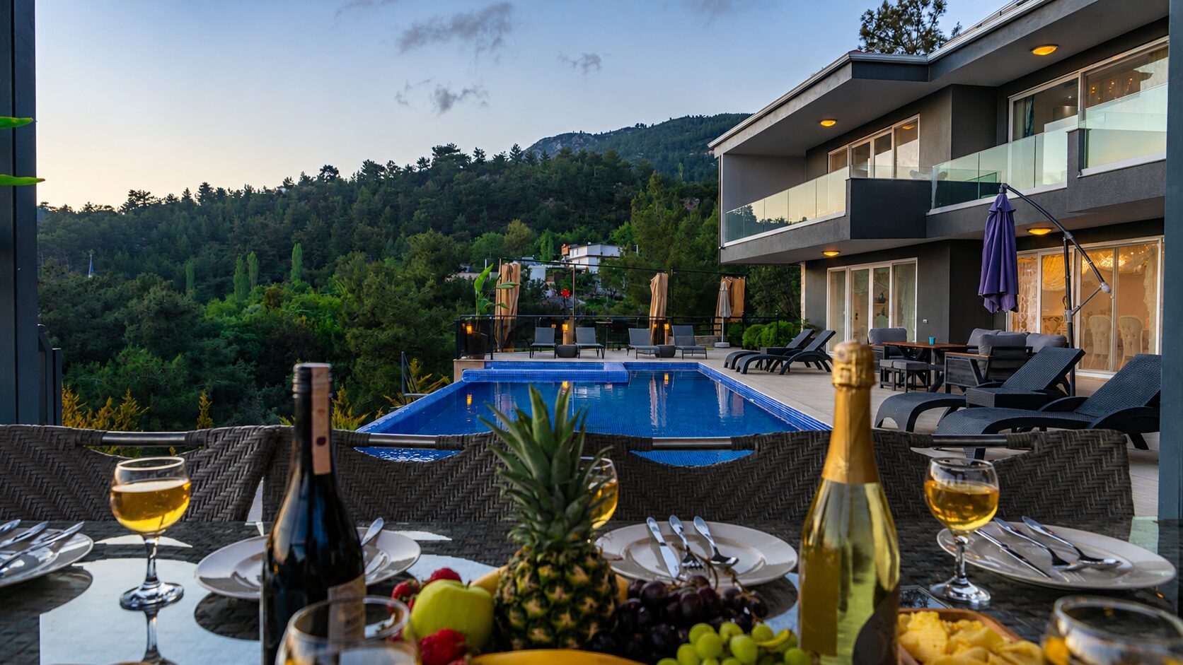 Villa Velaris — 11