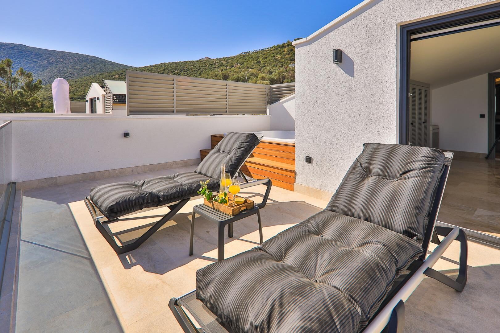 Villa Sweet — 14