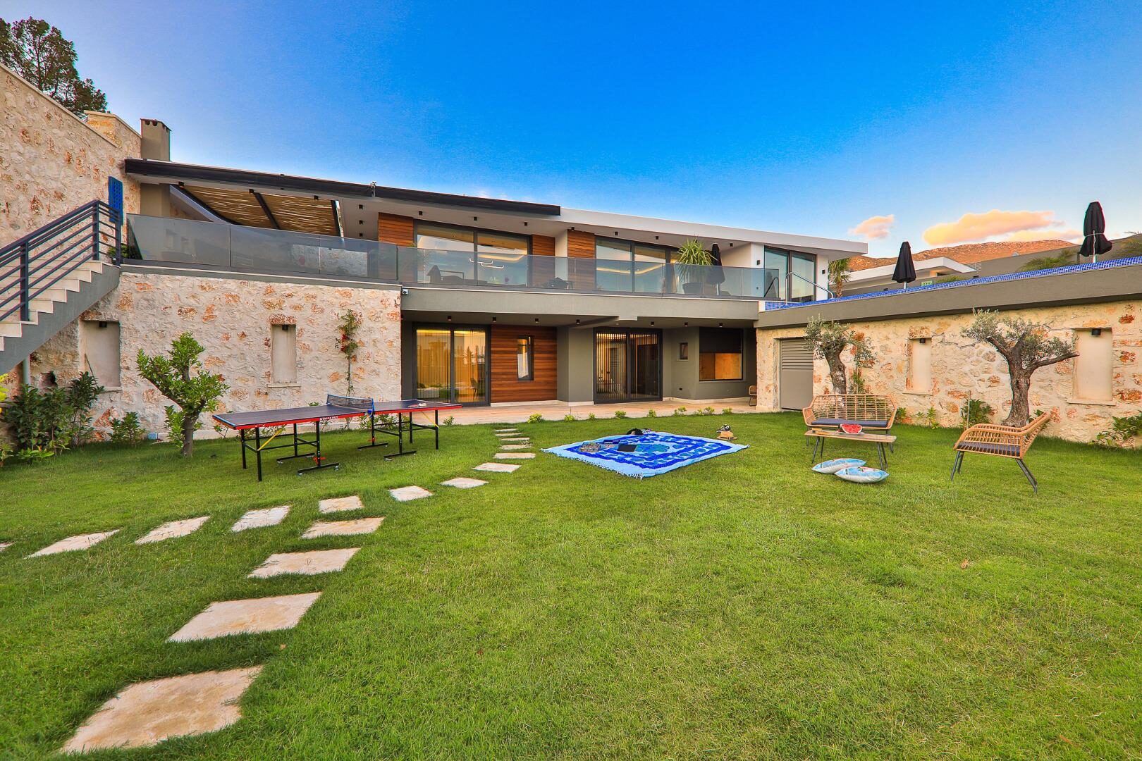 Villa Dreams — 29