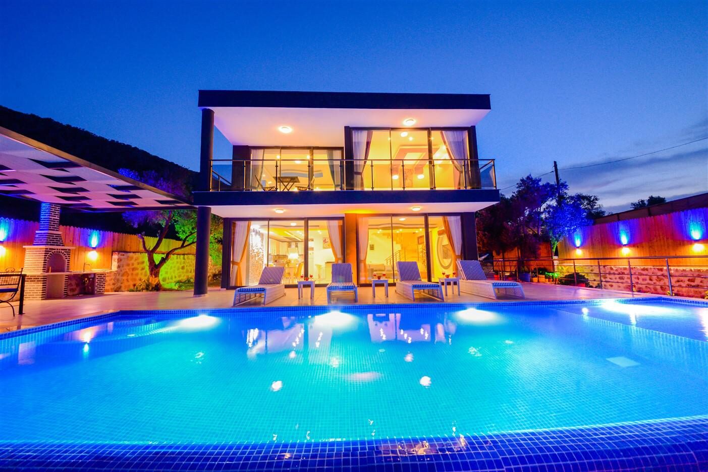 Villa Black Rose — 1