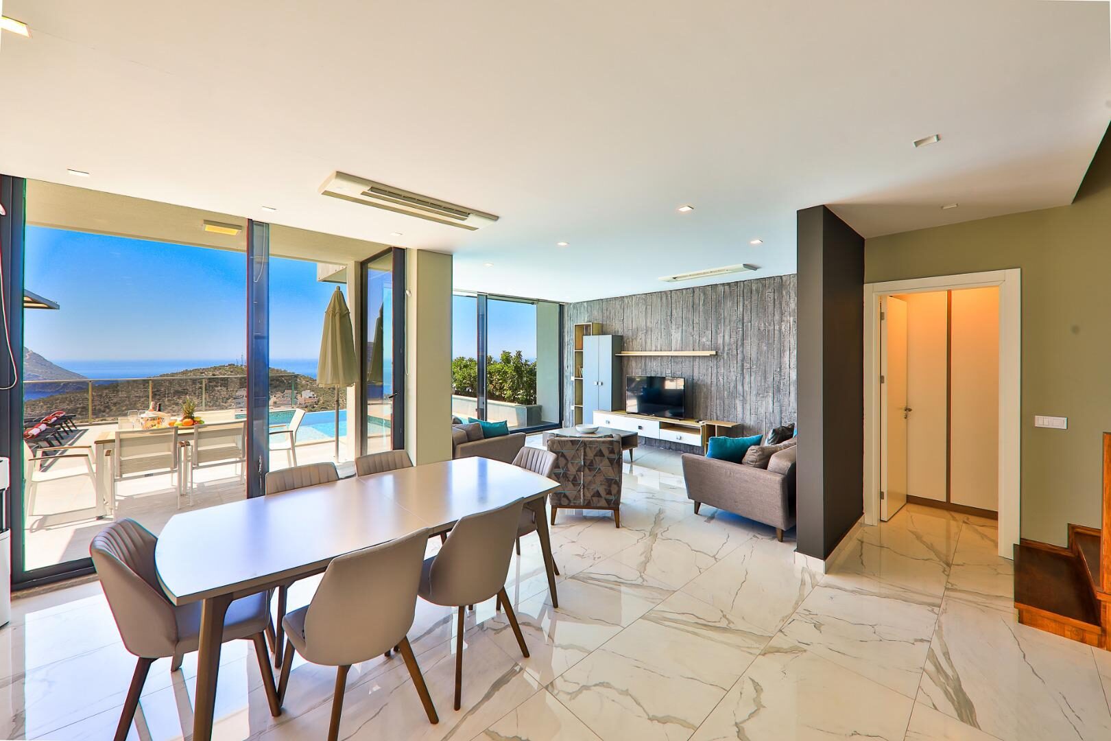 Villa Skylight — 37