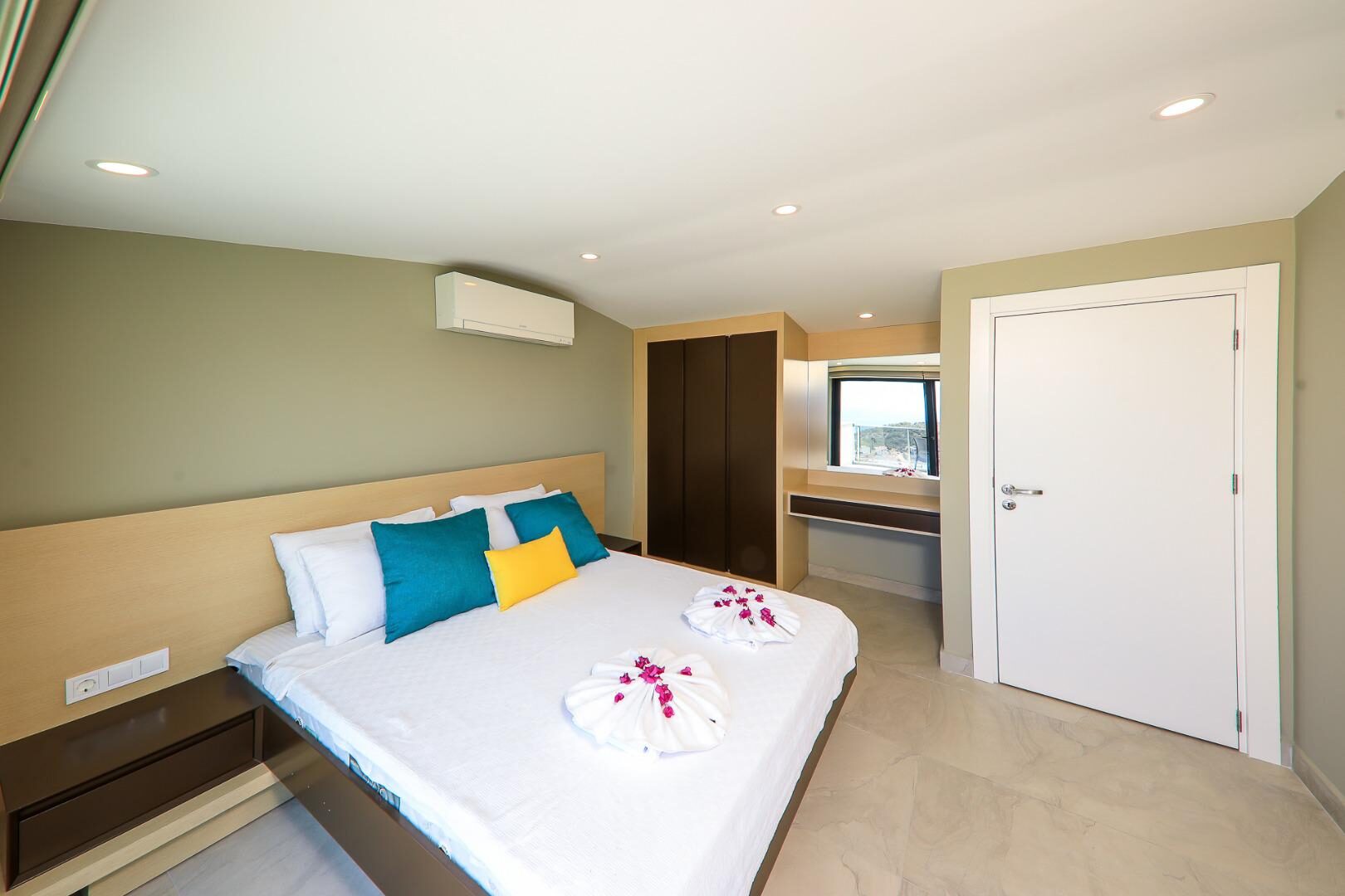 Villa Skylight — 50