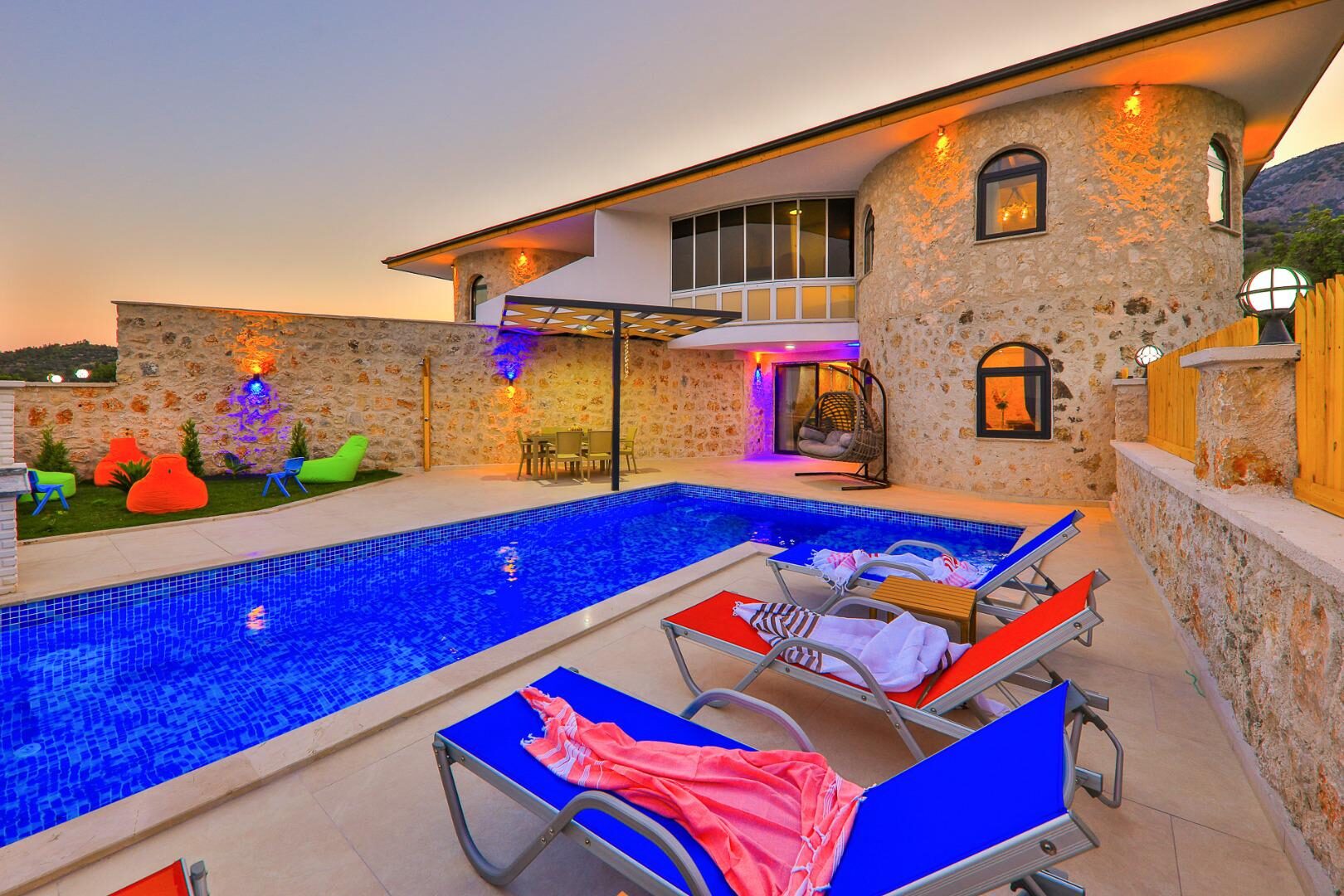 Villa Sandak 1 — 1