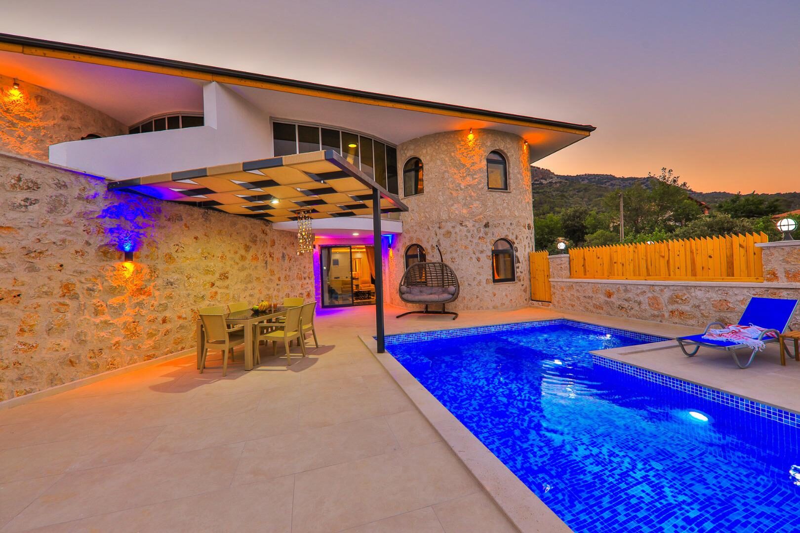 Villa Sandak 1 — 2