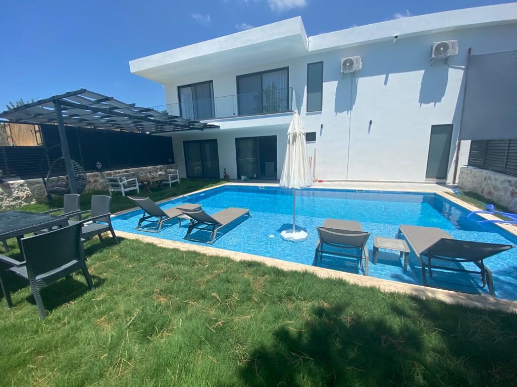 Villa Silver — 1