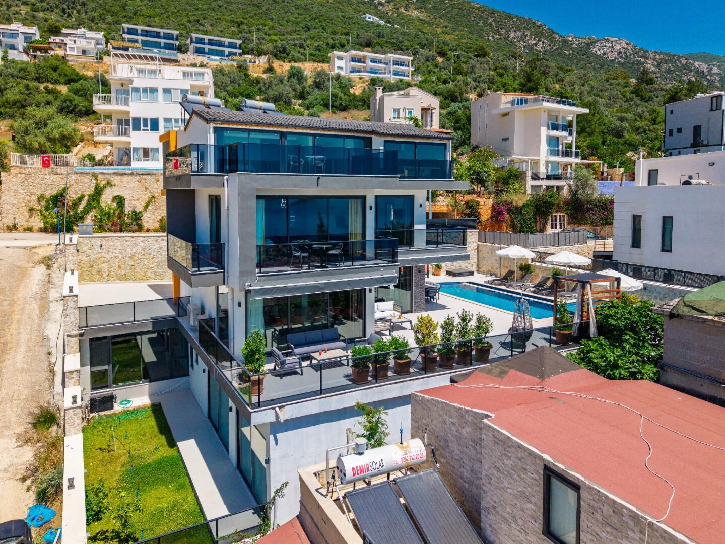 Villa Cassa — 70