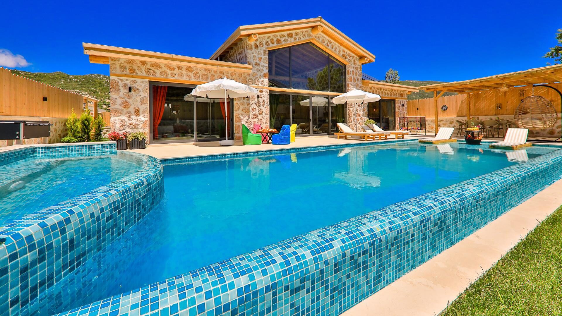 Villa Happiness — 7