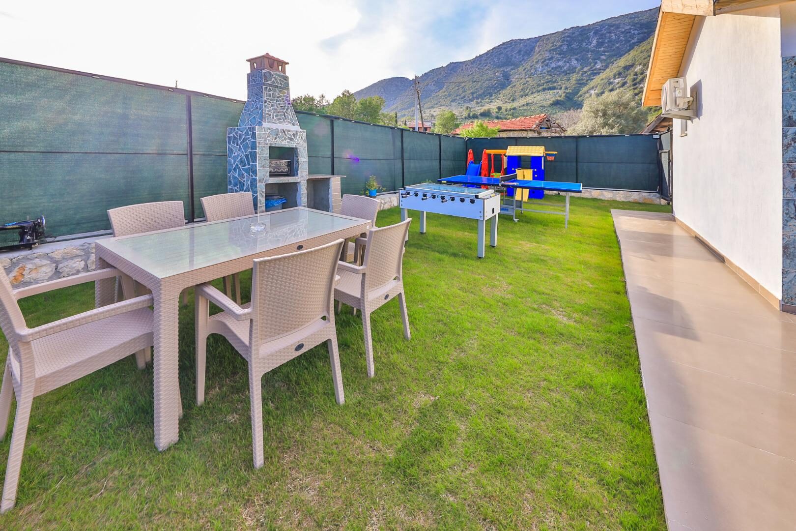 Villa Tawny — 6