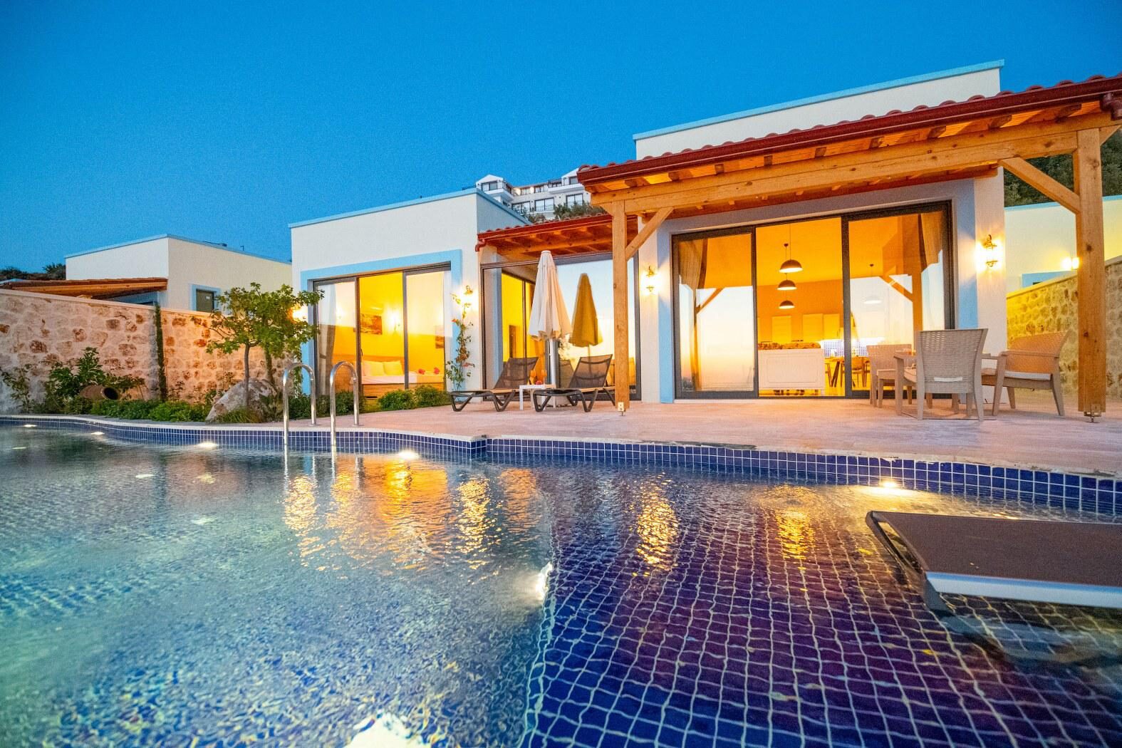 Villa Topaz — 1