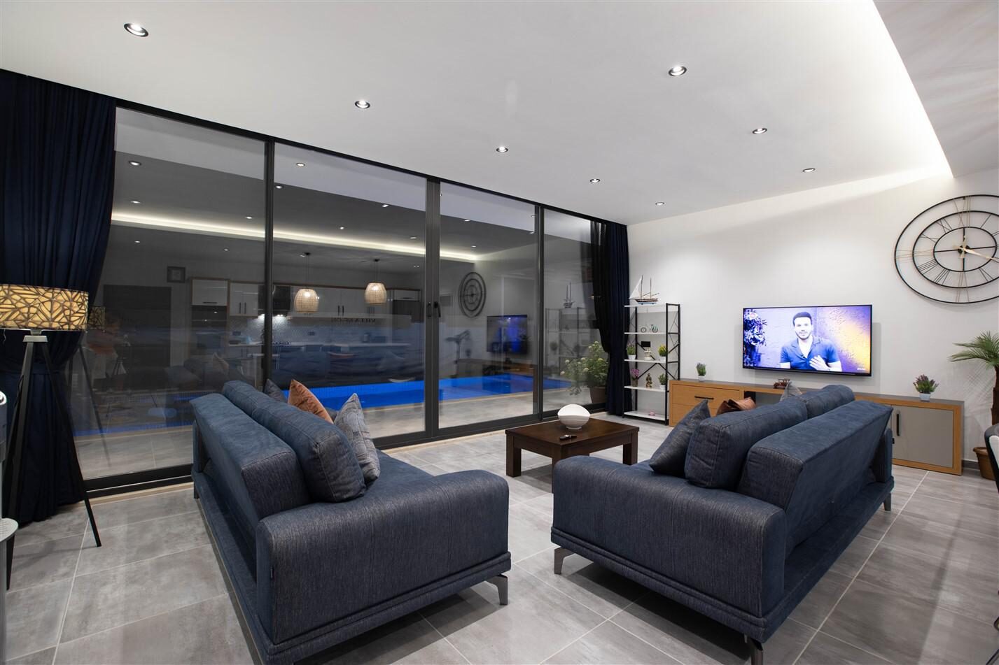 Villa Neon — 19