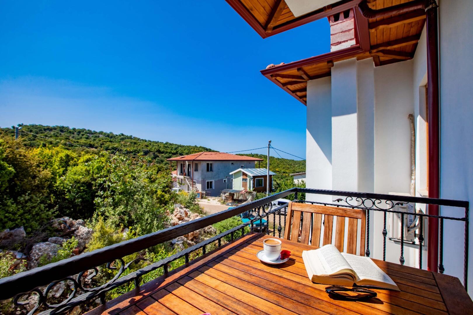 Villa Daphne — 61