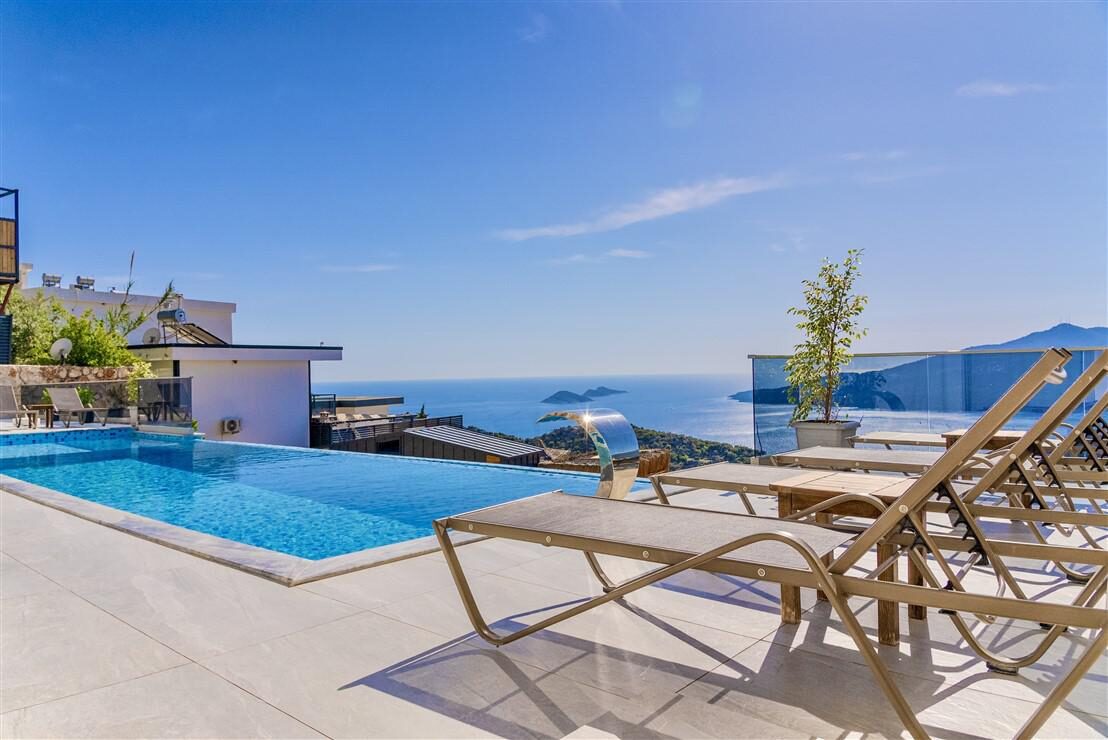 Villa July — 15