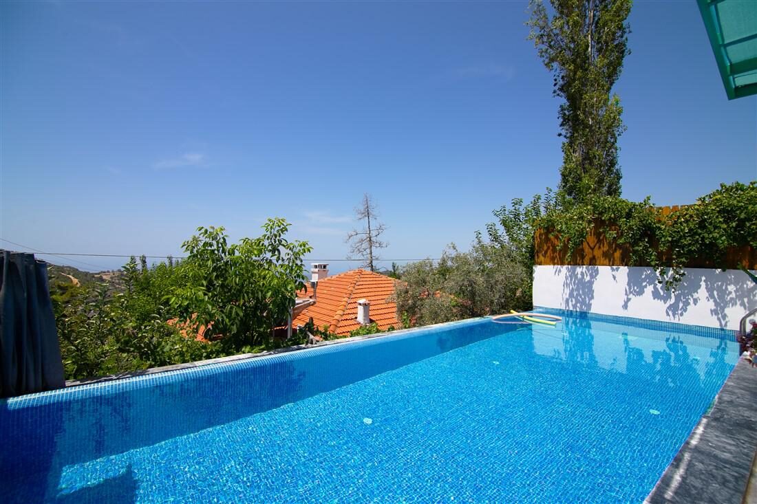 Villa Petra — 3
