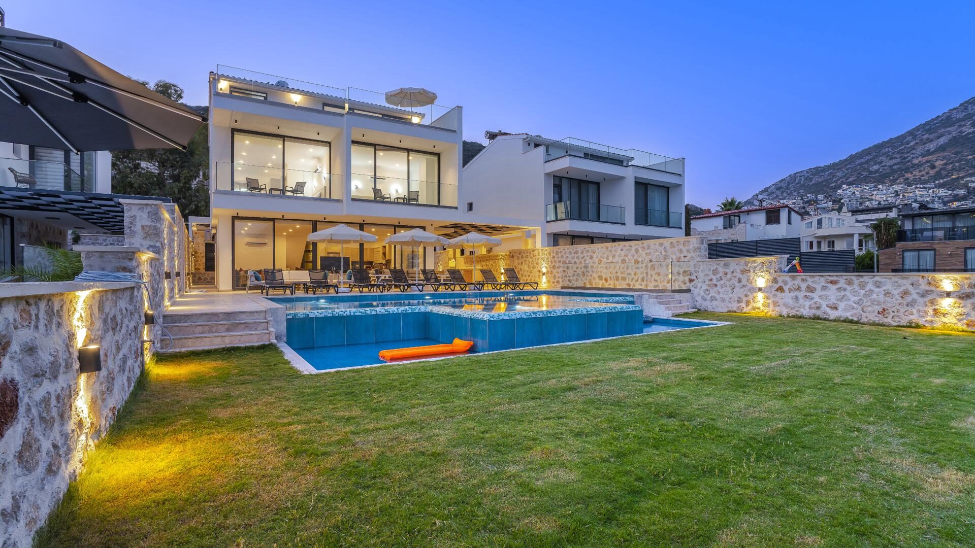 Villa Lion — 15