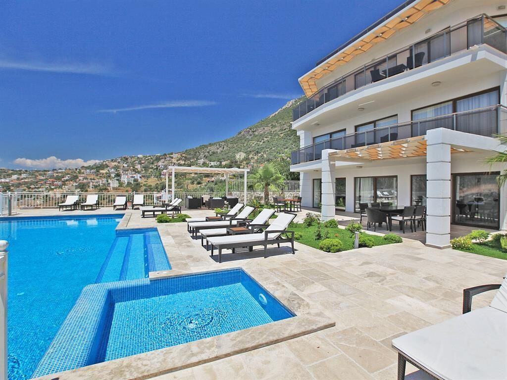 Villa Falcon Lodge — 7