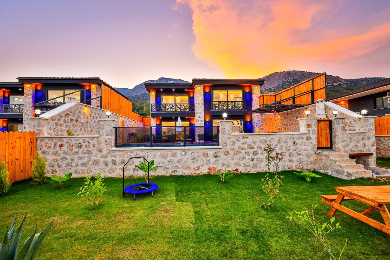 Villa Sandak 3 — 4