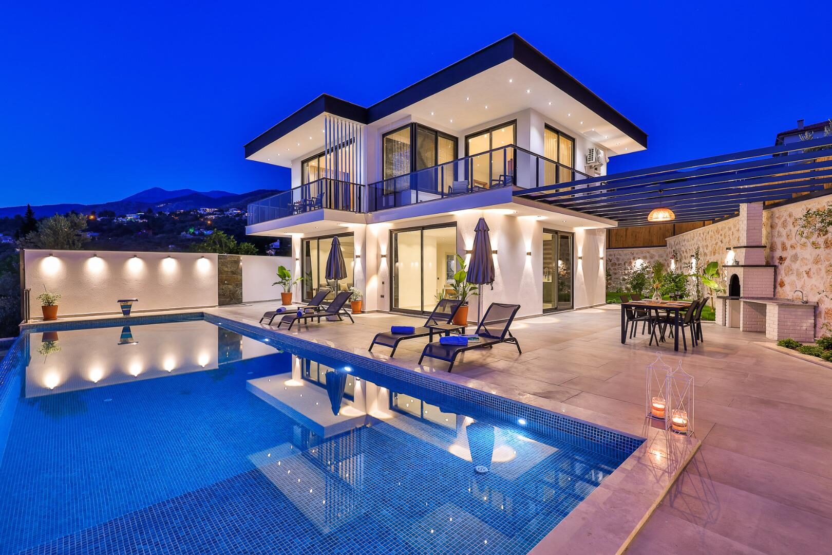 Villa Fi Manor — 1