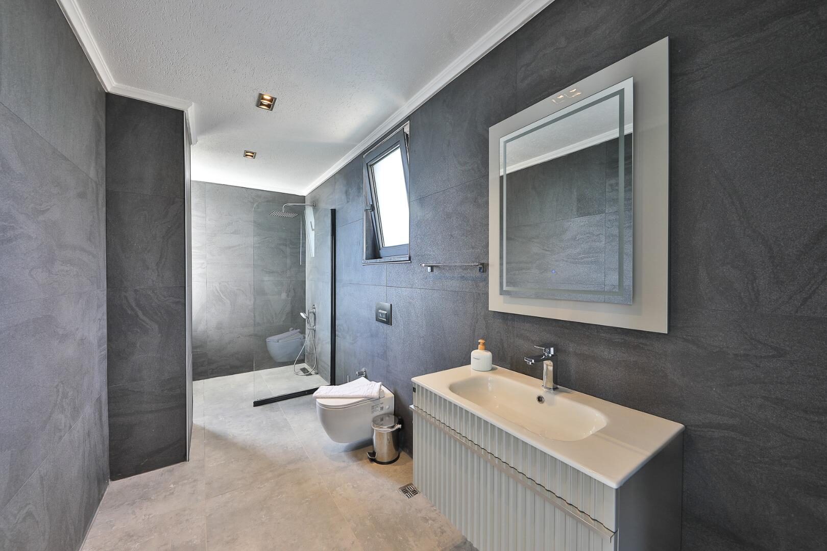 Villa Royal Life — 120