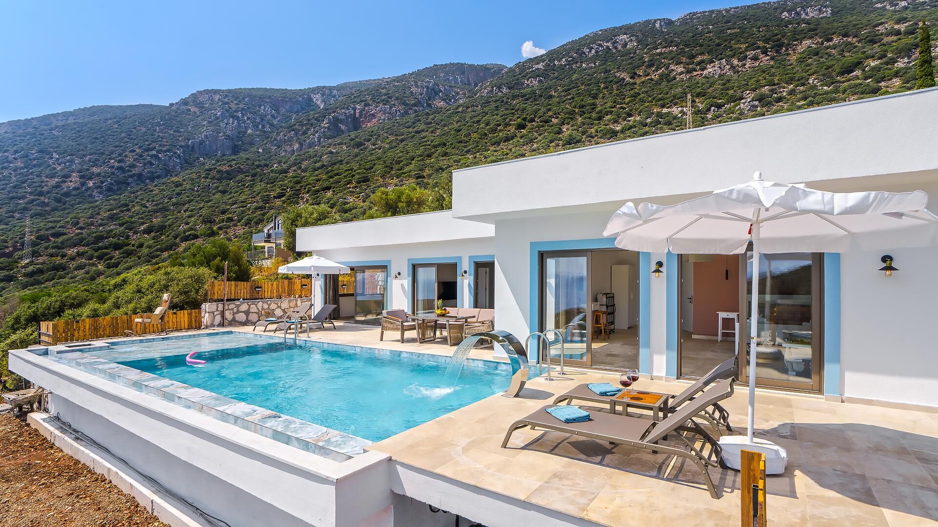 Villa Nevra — 3